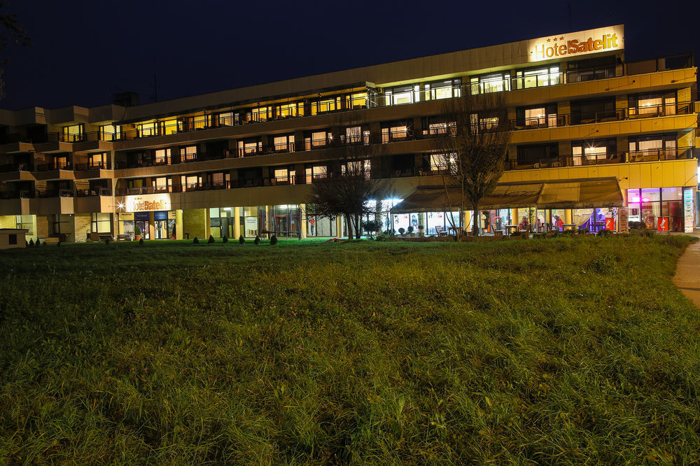 Hotel Satelit Piest'any Extérieur photo