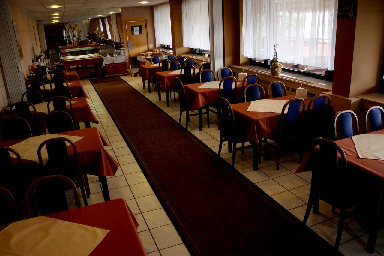 Hotel Satelit Piest'any Extérieur photo