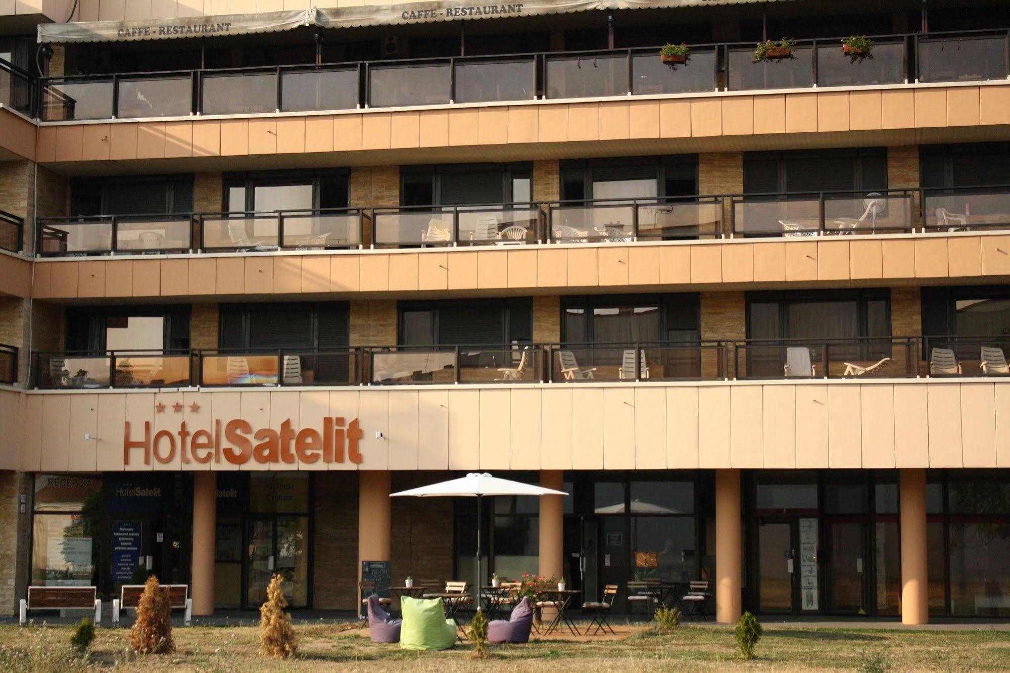 Hotel Satelit Piest'any Extérieur photo