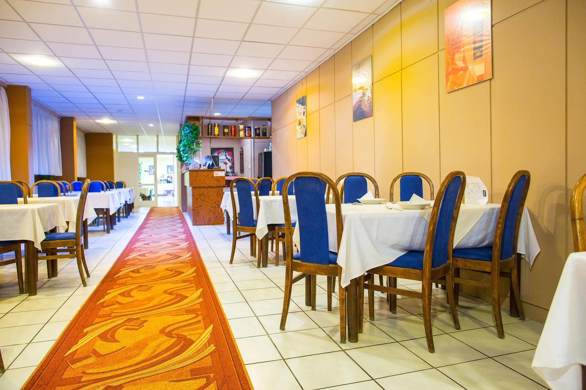 Hotel Satelit Piest'any Extérieur photo