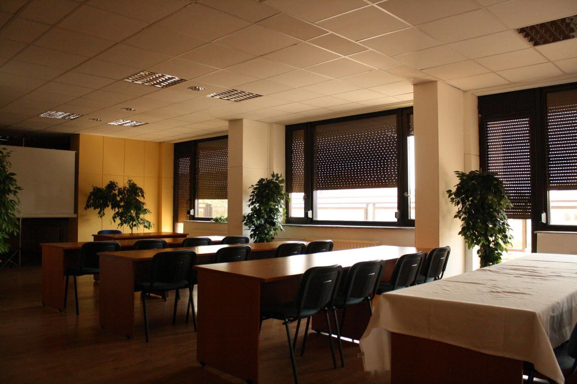 Hotel Satelit Piest'any Extérieur photo
